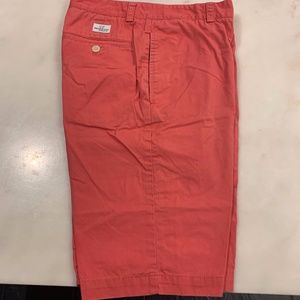 Vineyard Vines cotton twill club short